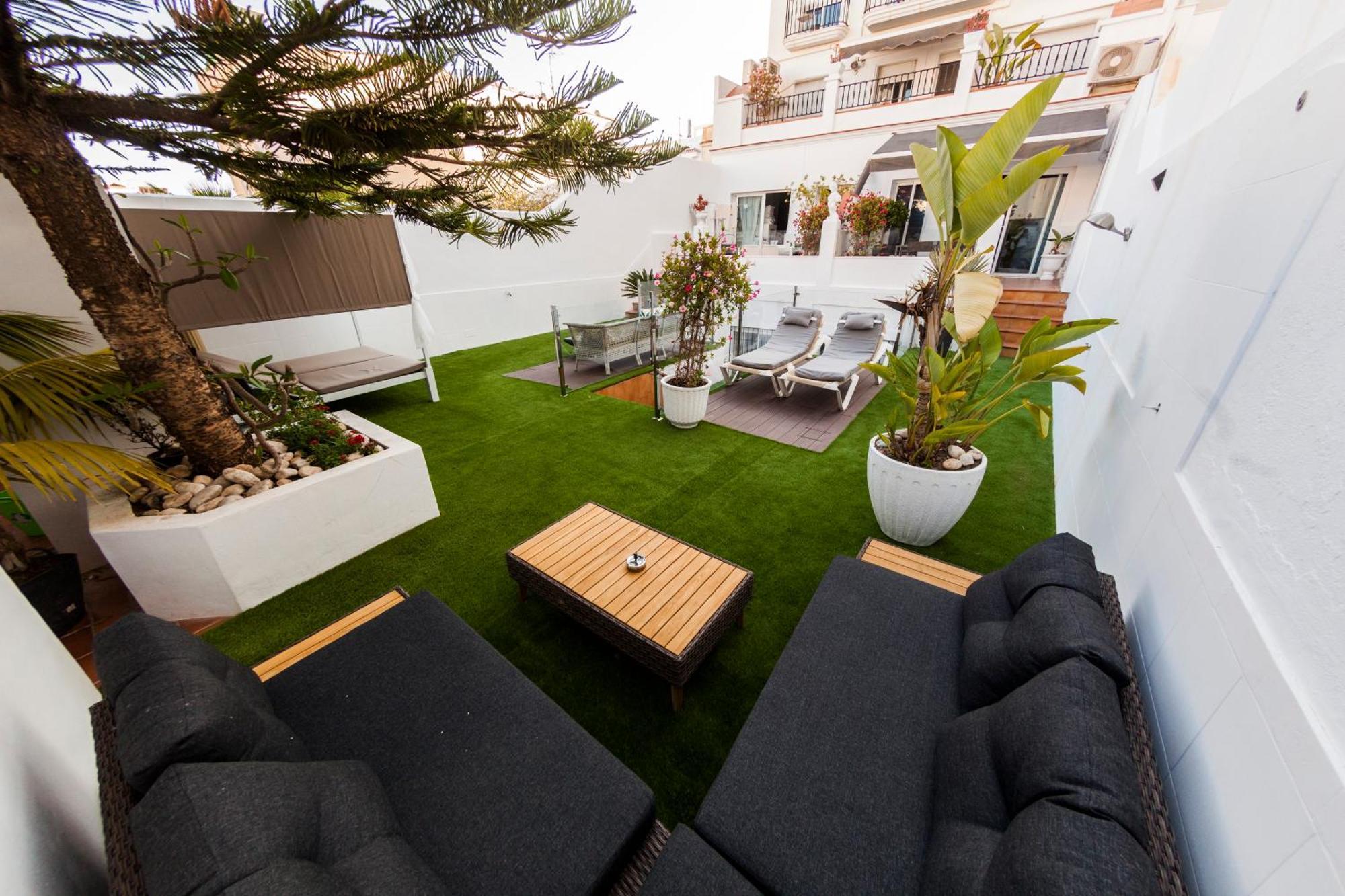 Apartamentos Abril Nerja Exterior photo