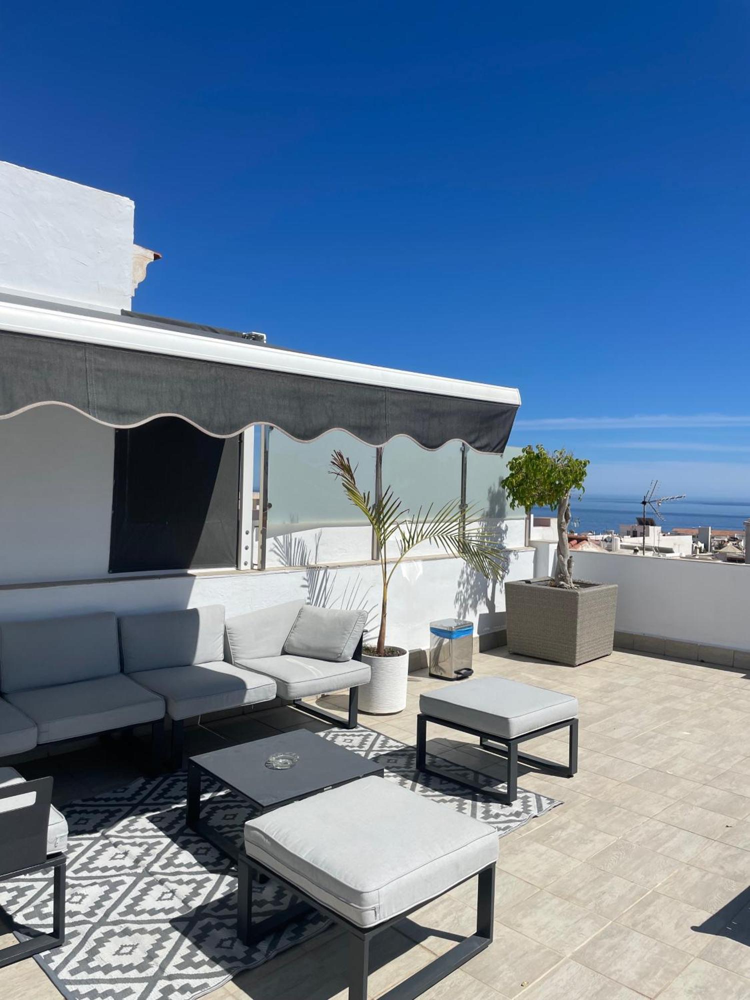 Apartamentos Abril Nerja Exterior photo